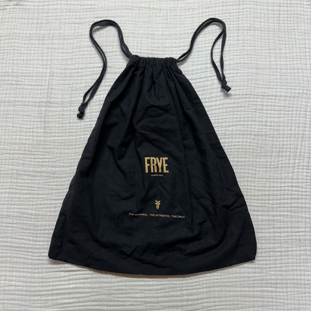 FRYE Dust Bag Black Spell Out Graphic since 1863 Drawstring 17" x 16" preowned